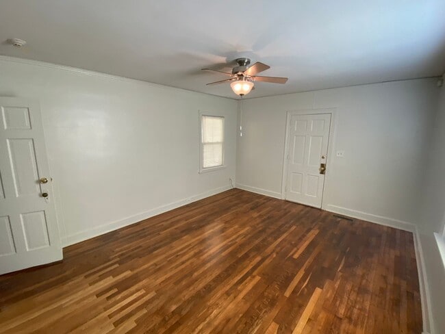 Photo - *$250 RENT CREDIT AVAILALBE* Adorable 1 Be... Unit 1015