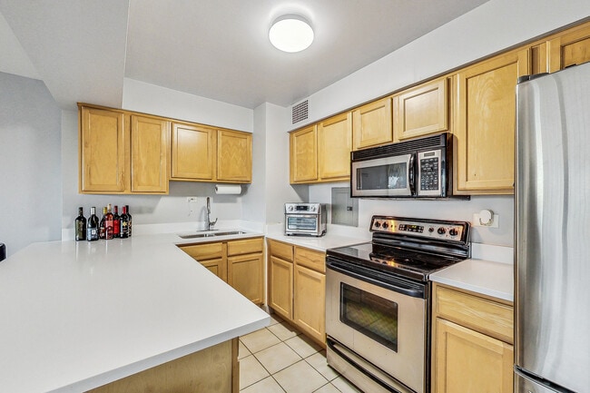 Photo - 6030 N Sheridan Rd