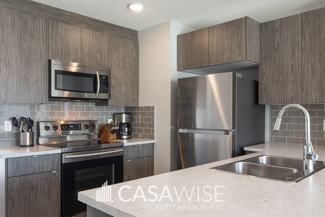 Building Photo - 3073 Coughlan Ln SW