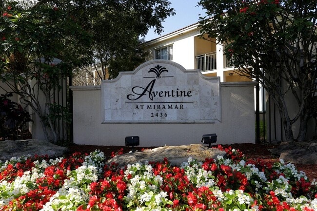 Building Photo - 2549 Centergate Dr Unit 106