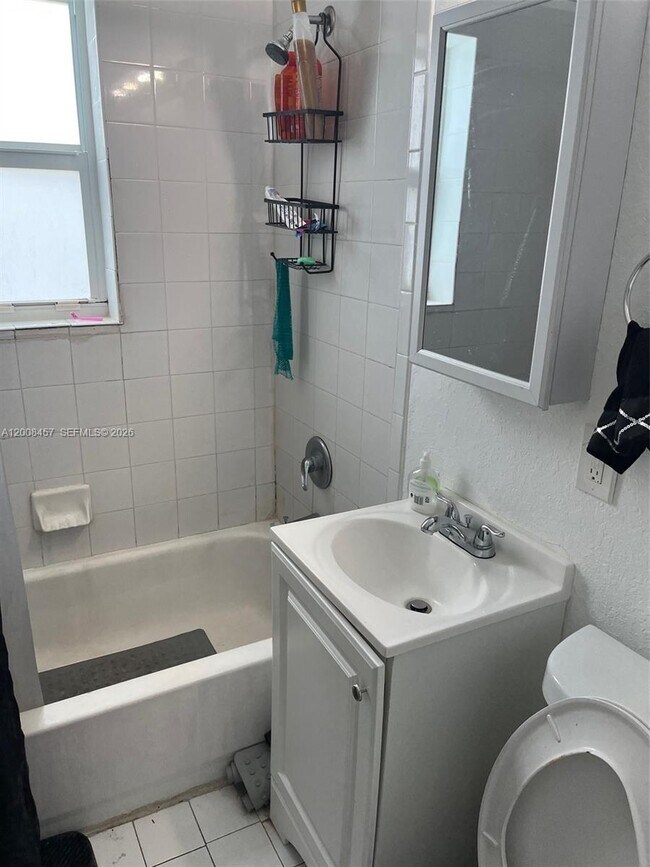 Photo - 403 NW 84th St