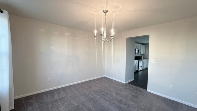 Photo - 1931 Wren Rd