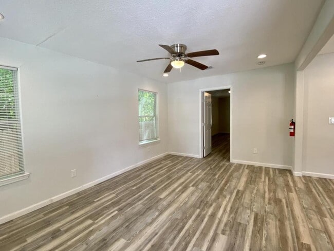 Photo - 1138 Santa Anna St