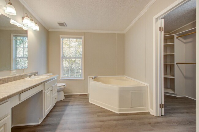 Photo - 435 Capers Dr