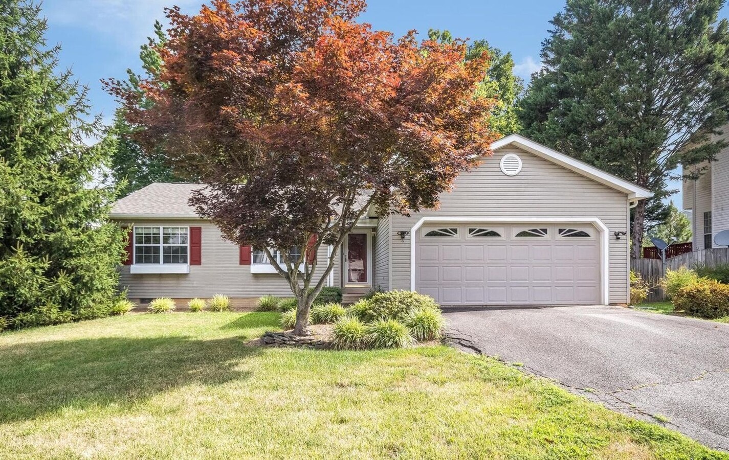 4 Bedroom Rambler in N. Stafford - 4 Bedroom Rambler in N. Stafford House