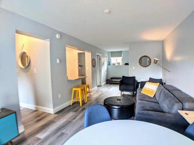 Photo - 107 Treetop Cir