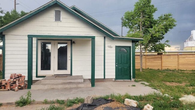 parte trasera de la casa - 303 S 2nd St