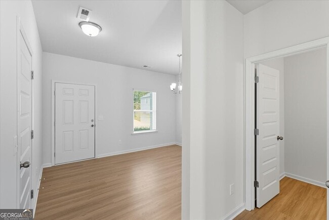 Photo - 42 Bennett Wy