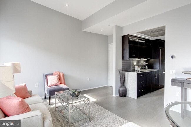 Photo - 2422 17th St NW Unit 301