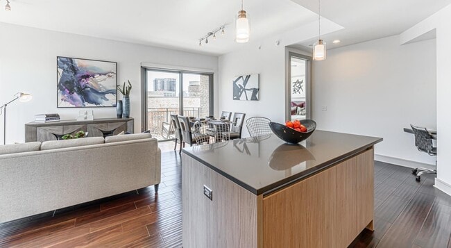 Photo - Luxury Living - Get 1 Month Free! Unit AMS2