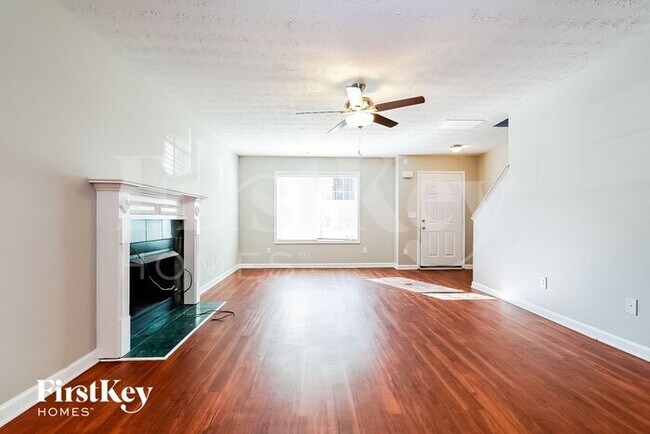 Photo - 245 Shadowbrooke Cir SW