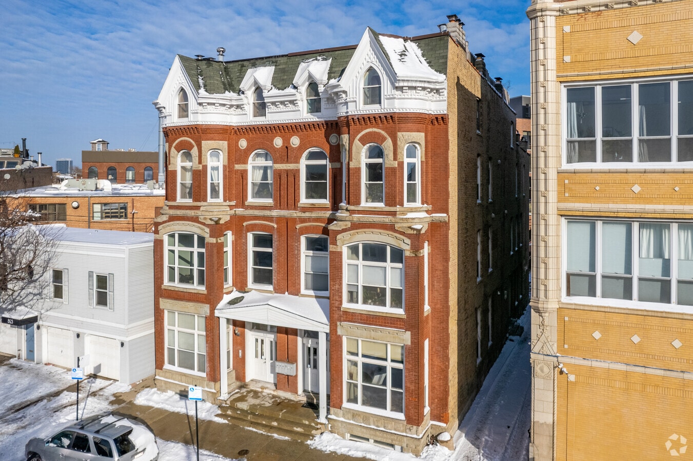 Photo - 811-813 N Racine Ave