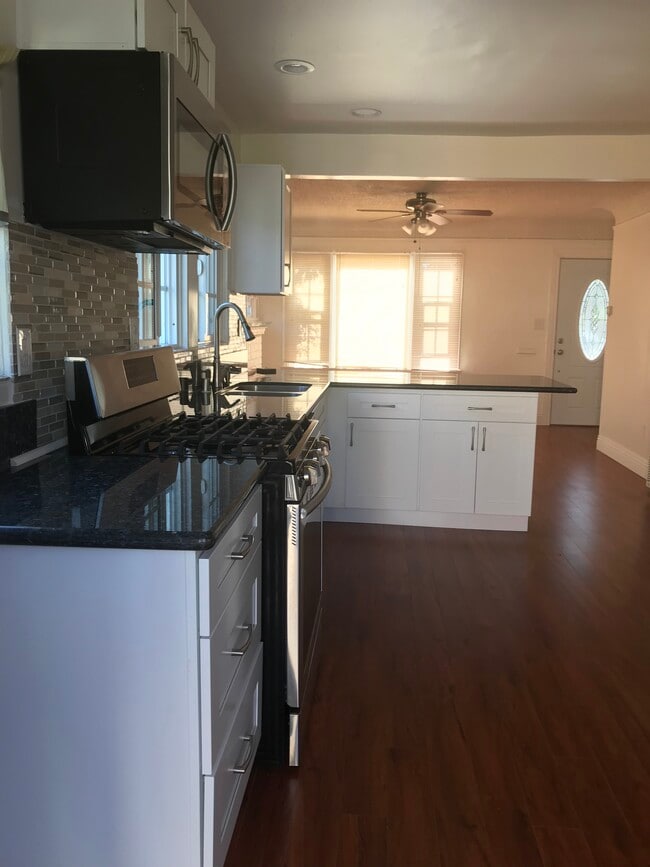 Photo - 3530 Helms Ave