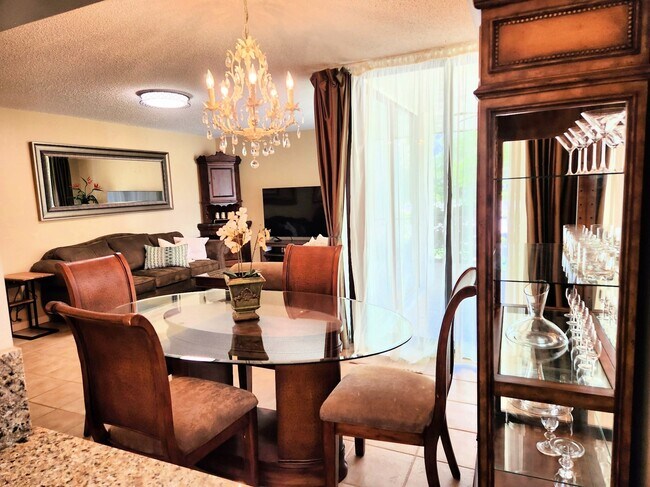 Comedor - 825 Egret Cir Unidad 825Egret  111
