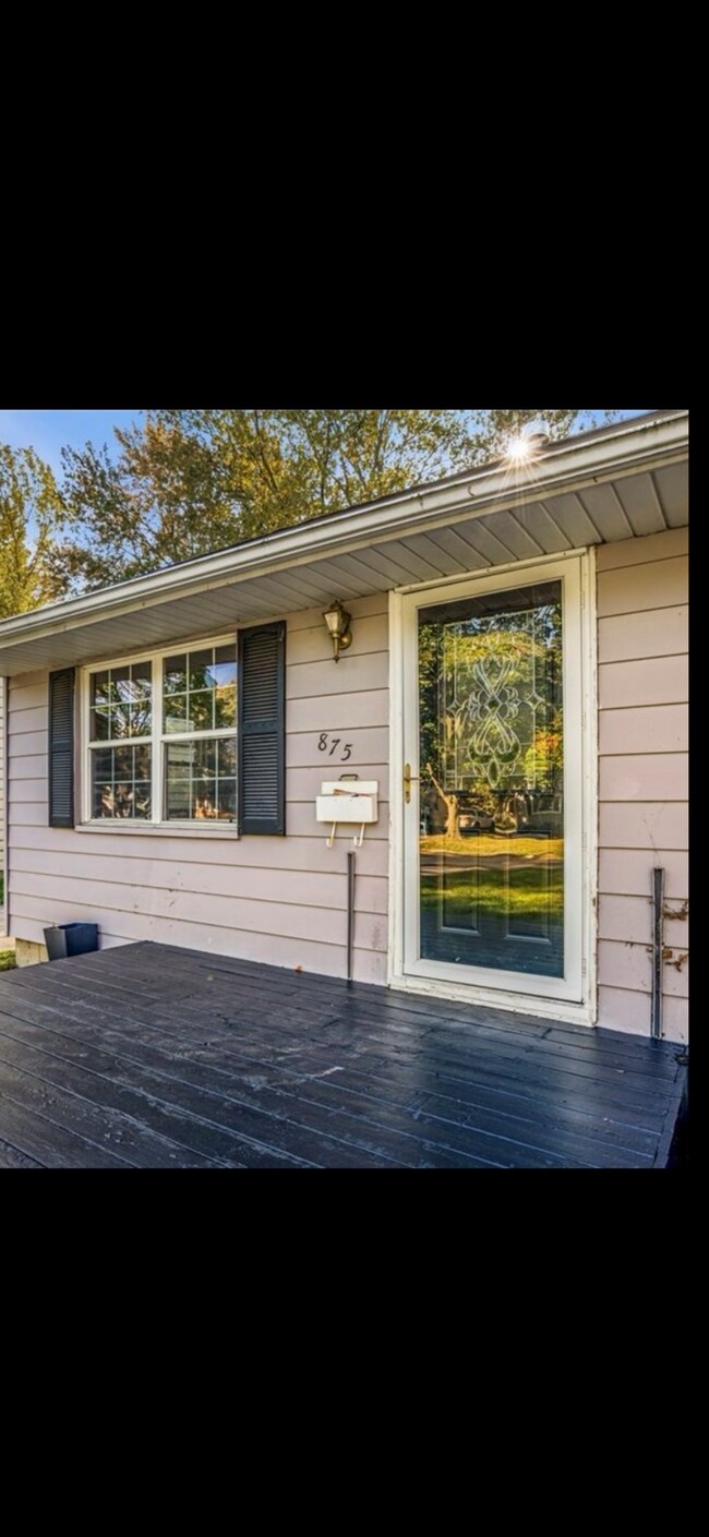 Photo - 875 Lamonde Dr