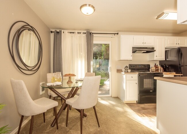 Model 2x1 821 sq. ft. - Hathaway Court Apartments