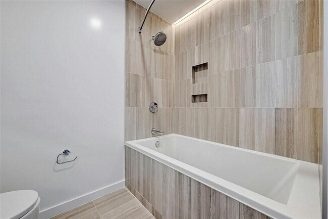 Photo - 313 W 17th St Unit 1903