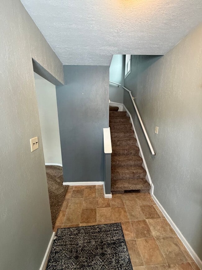 Photo - AVAILABLE NOW - 4 bed/1.5 bath Home In Superior