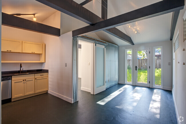 Building Photo - 201 H St Rental