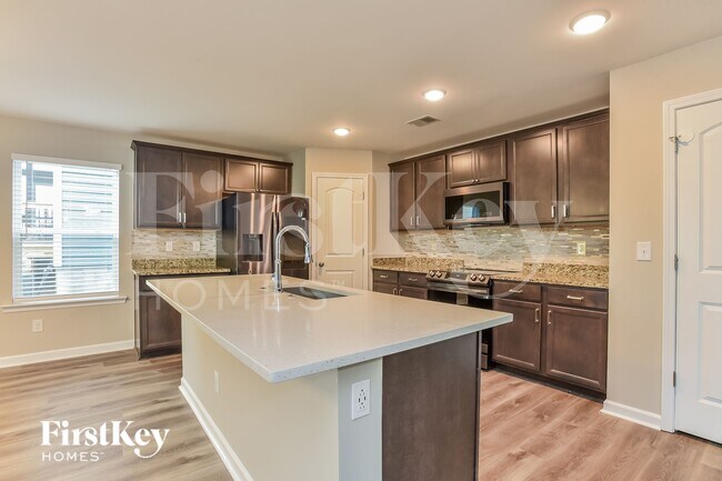 Photo - 304 Sportsman Dr