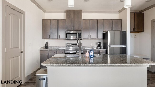 Photo - 12500 Shadowglen Trce Unit 10205