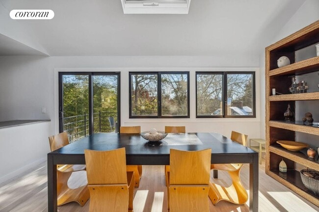 Photo - 24 Wyandanch Ln