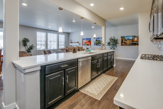 Photo - 7040 Hyland Hills St