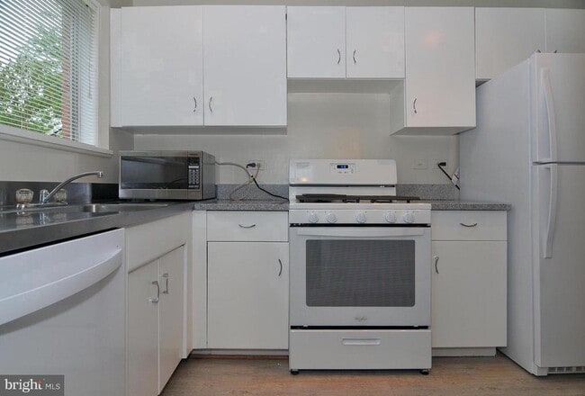 Photo - 10618 Kenilworth Ave Unit K4