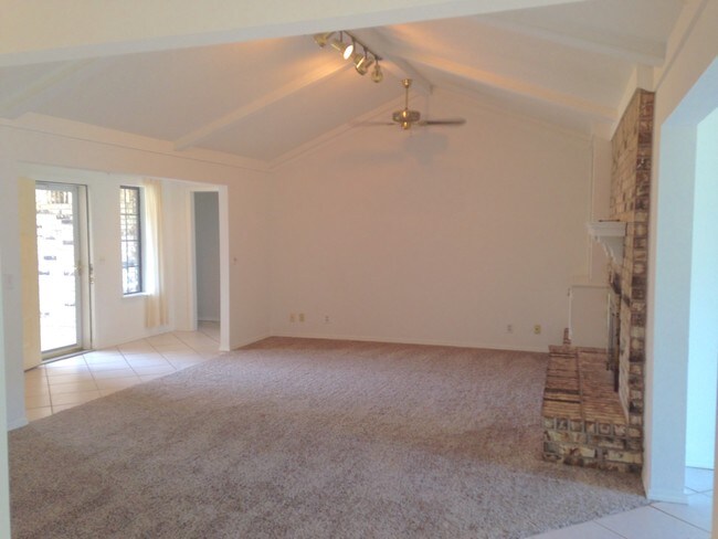 Photo - 3220 Cove Hollow Ct