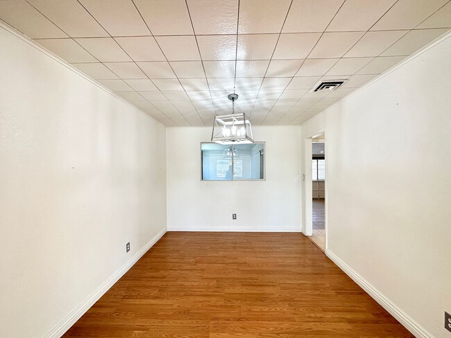 Photo - CHARLESTON HEIGHTS