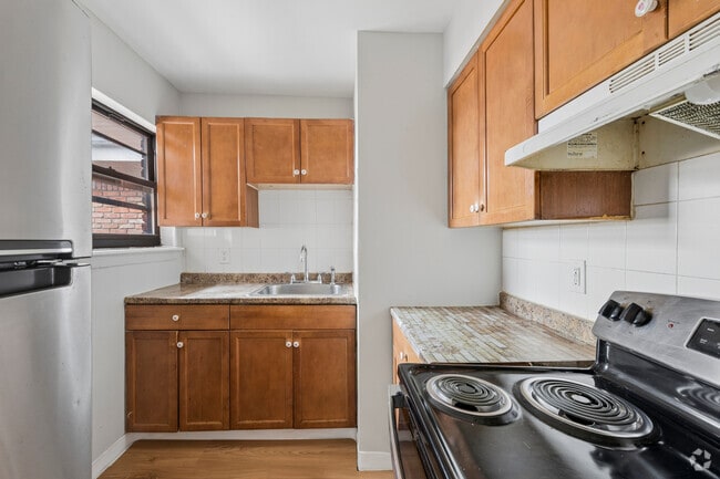 1BR, 1BA - 531SF - Kitchen