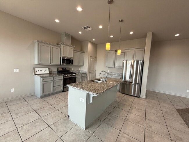 Photo - 4 Bedroom in Villa Chaparral!