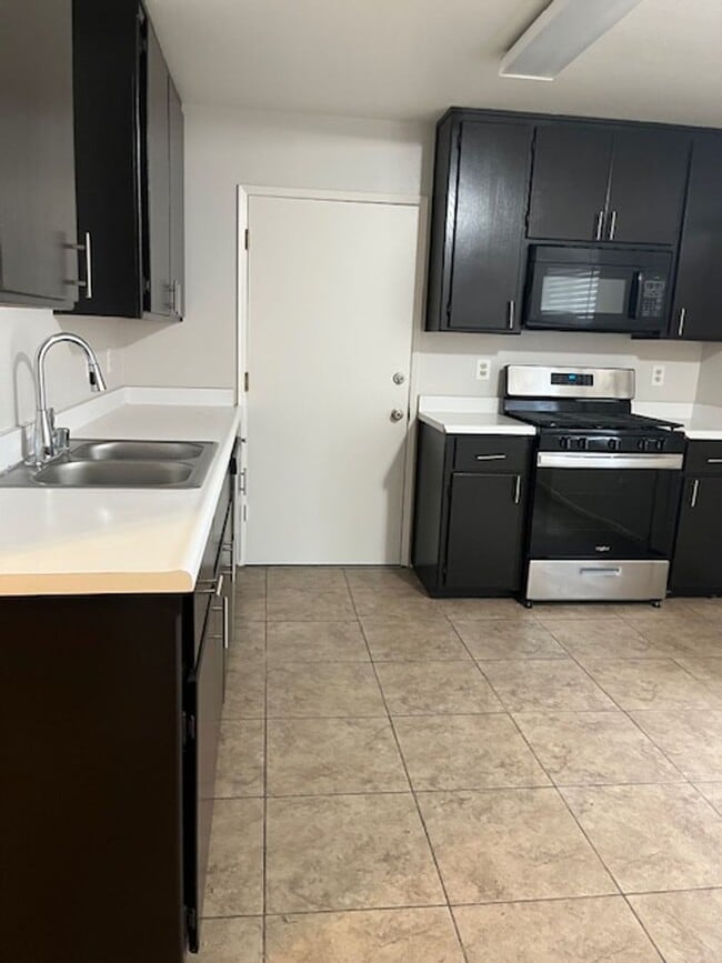 Building Photo - JR5904 Unit 5904-C