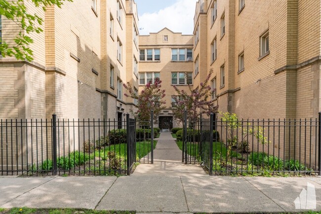 Photo - 4101 N Sacramento Ave