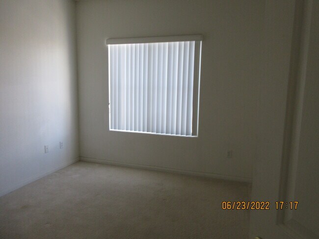 Photo - 211 Tayman Park Ave