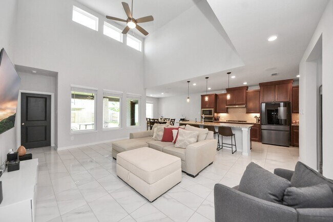 Photo - 21638 Laggan Clf Ln