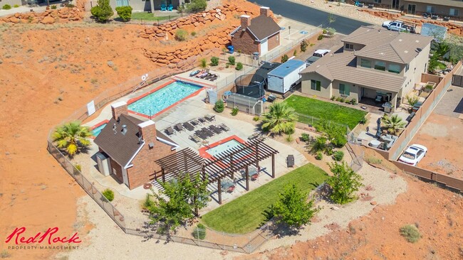 Photo - Charming 3 bedroom Townhome. 2 Community Pools!