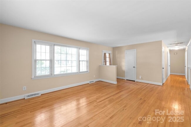 Photo - 2200 Collingdale Pl