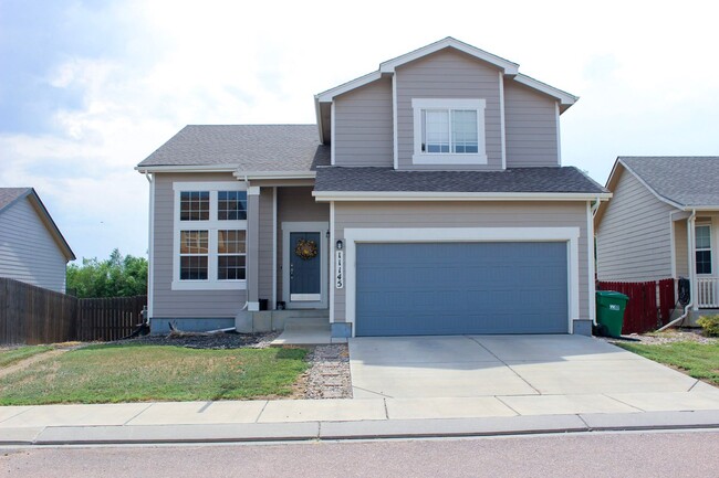 Spacious home close to Fort Carson - Spacious home close to Fort Carson