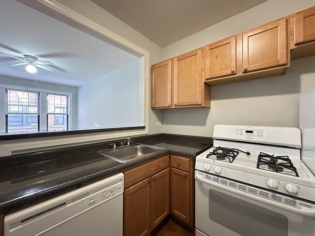 4329 N Wolcott Unit A2