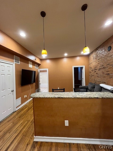 Photo - 2 W Park Row