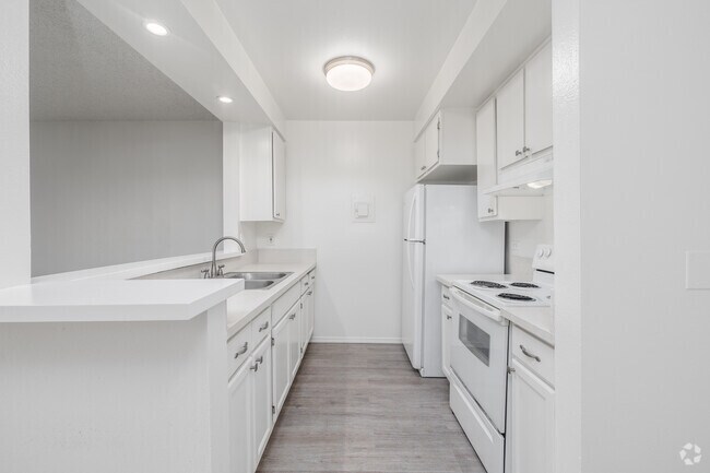 1BR, 1BA - 650SF - Kitchen - 401 S Ardmore Ave
