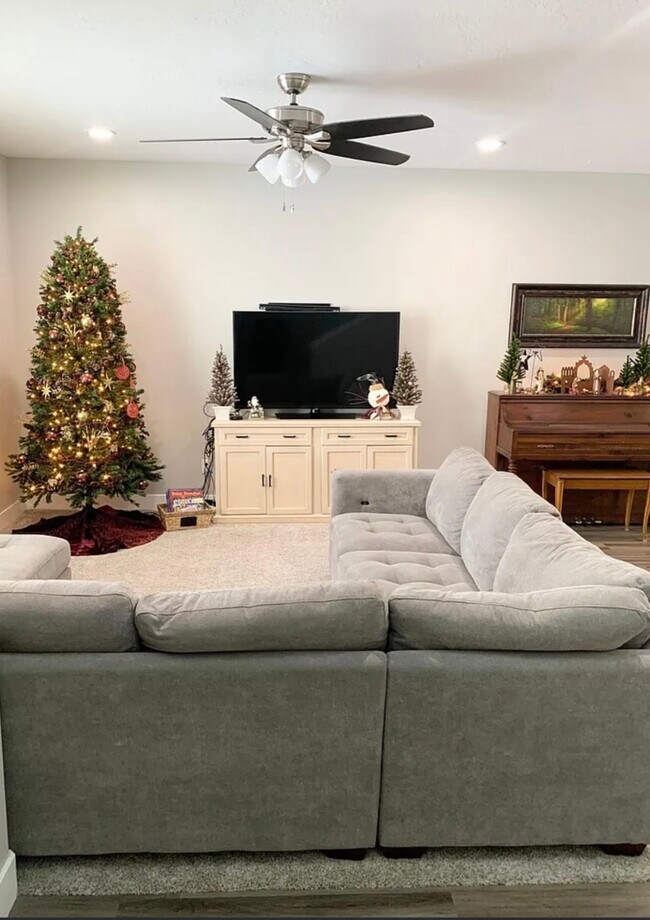 Photo - 1999 E Abbey Way