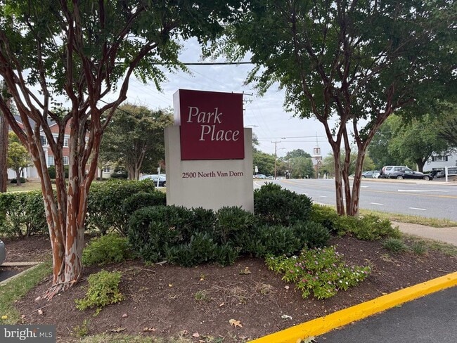 Building Photo - 2500 N Van Dorn St Unit 808