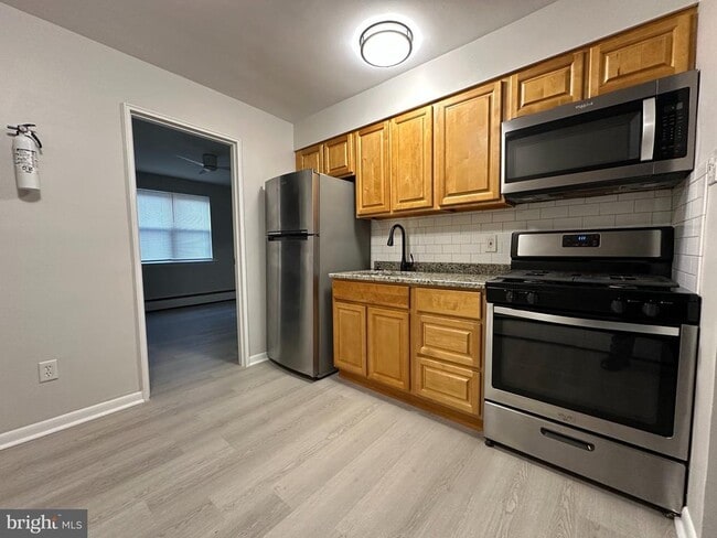 Photo - 6350 Edmund St