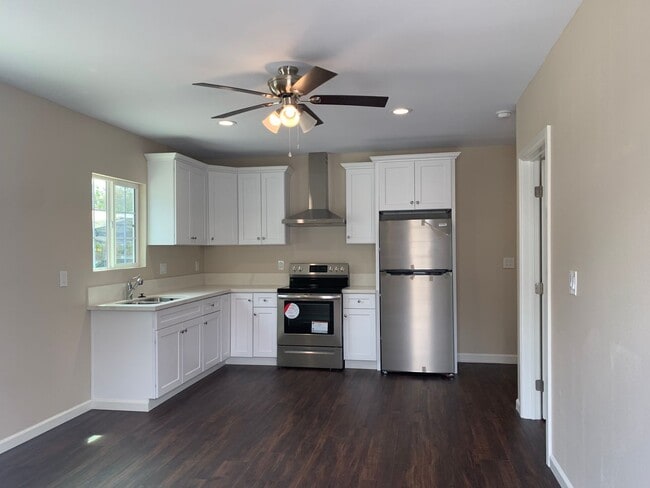 Building Photo - Super-Spacious-Super cute 1+1  ADU Apartme... Rental
