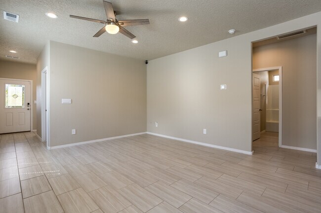 Photo - 10717 Aspiration Ln SW
