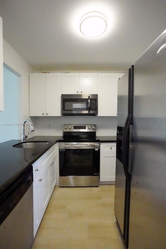 Photo - 530 SE 2nd Ave Unit F2