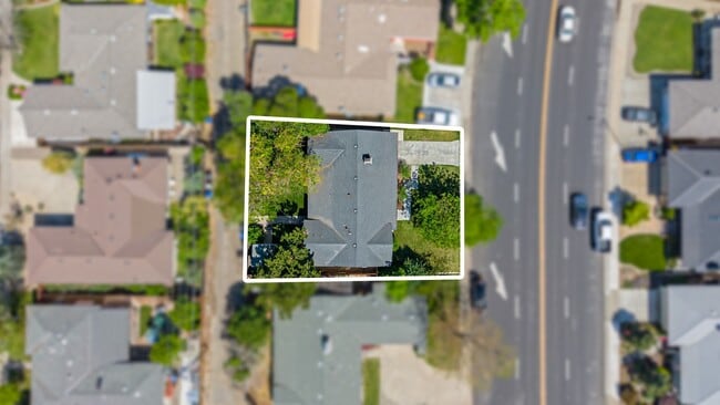 Photo - 1825 College Ave