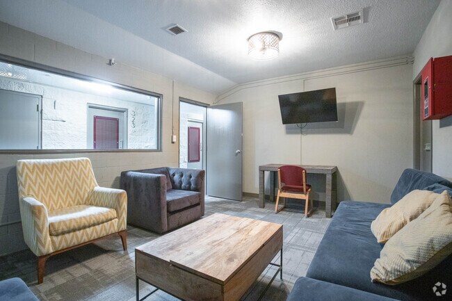 Polaris Hall - Polaris Hall Apartments